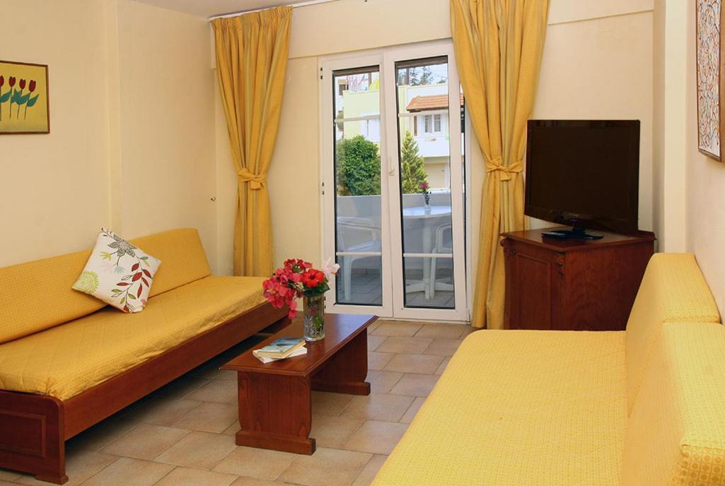 Otel Alexander House Agia Pelagia