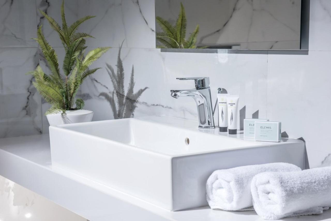Alexander House Otel 4*