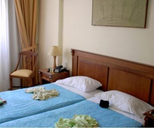 Alexander House Otel