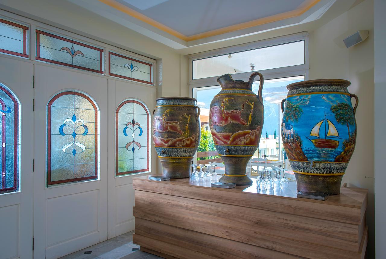 Отель Alexander House 4*
