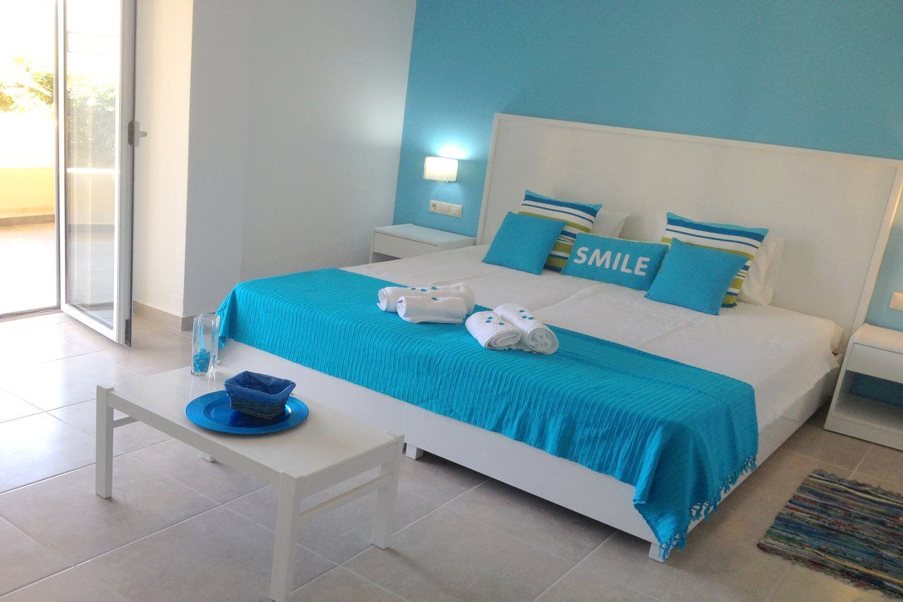 Отель Alexander House 4*